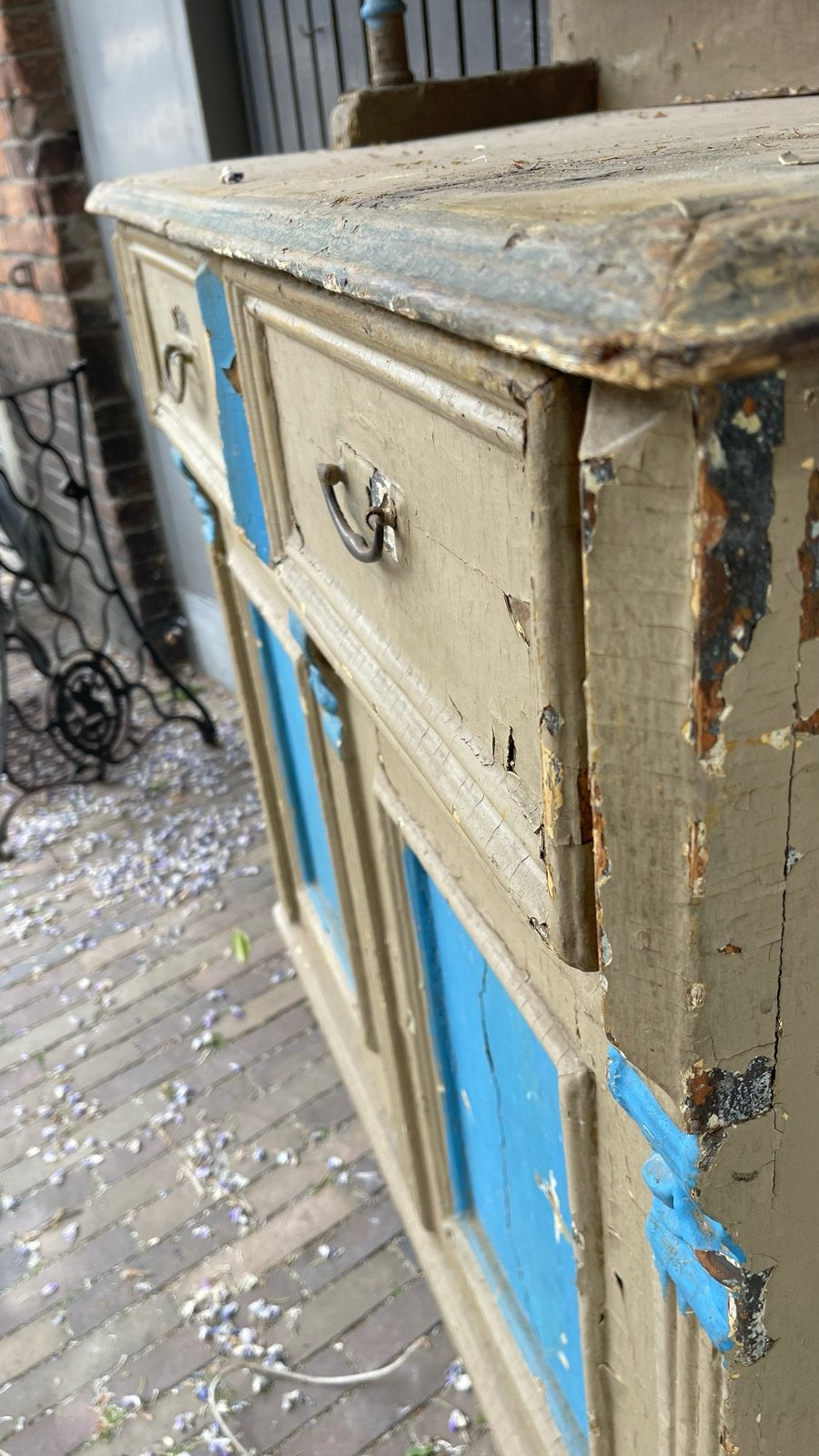 Foto 12 van BARNFIND: brocante kast/keukenkast/buffetkast/servieskast