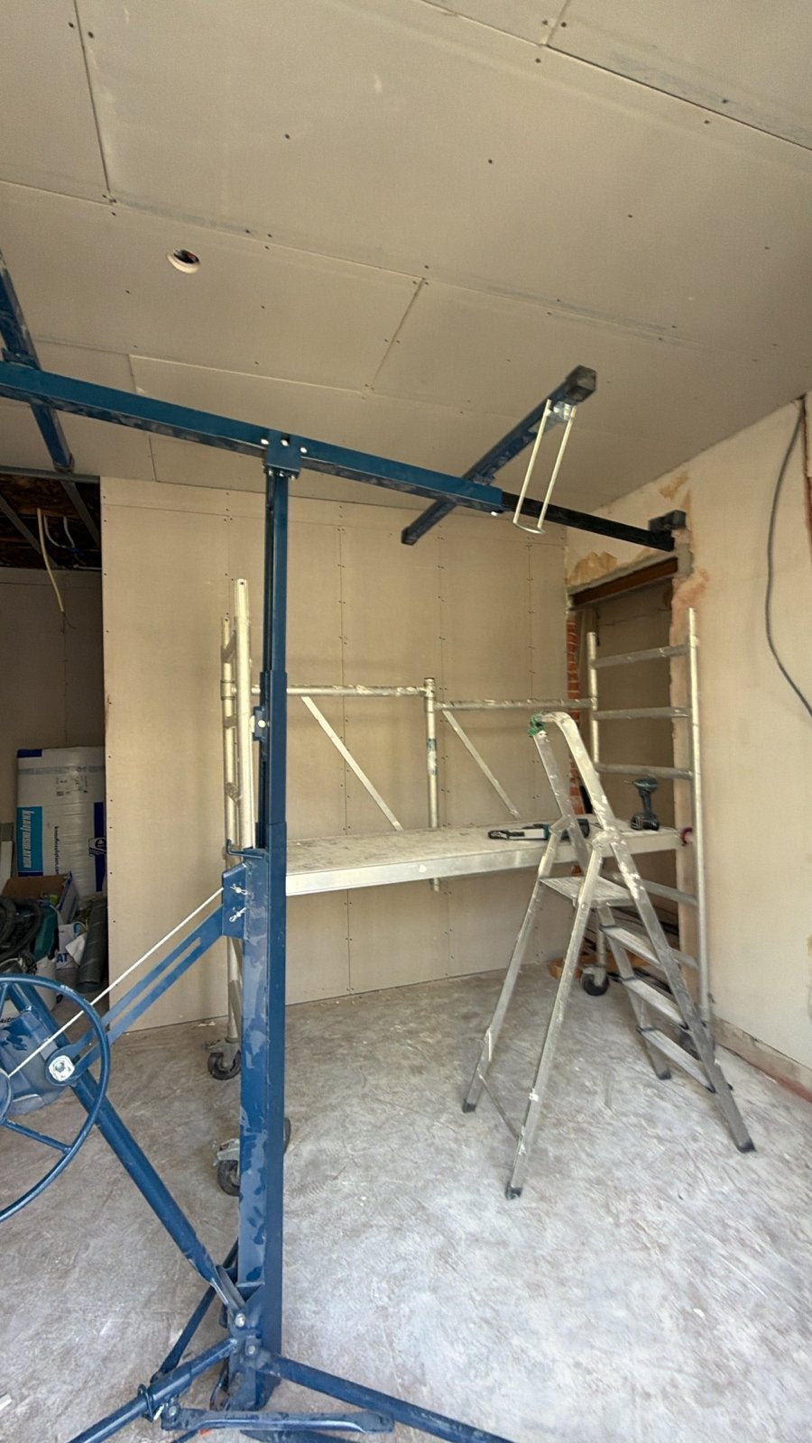 Gipsplatenlift te koop, Doe-het-zelf en Verbouw, Steigers, Ophalen, Gebruikt, Rolsteiger of Kamersteiger, 2 tot 5 meter