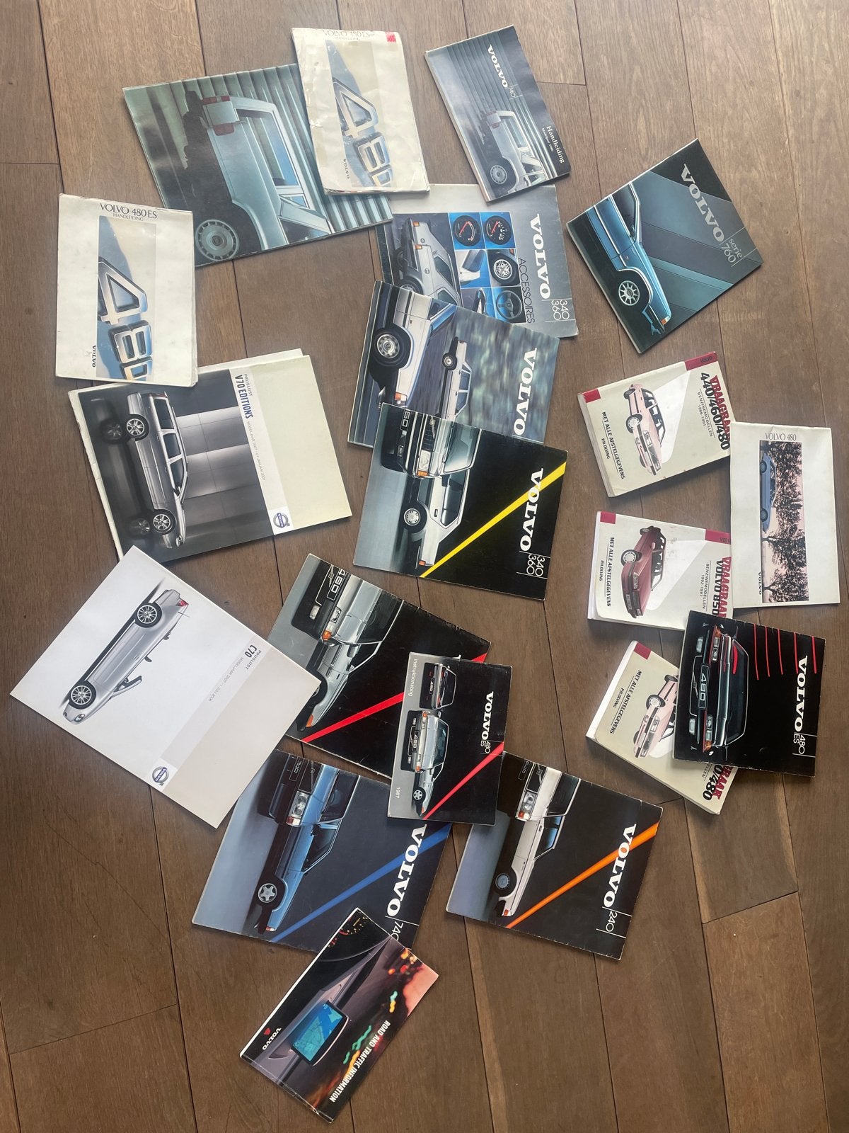 Diverse Volvo documentatie en brochures (jaren '80 - '90), Ophalen of Verzenden, Gelezen, Volvo