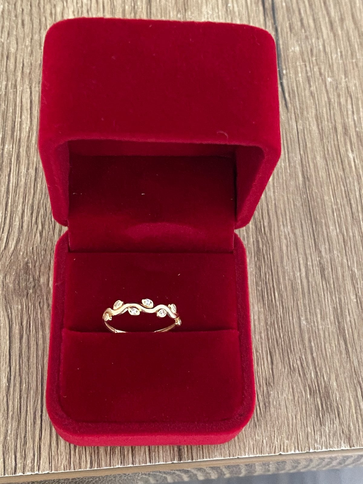 14 karaat gouden ring 585 goud, Nieuw, Ophalen of Verzenden, Kleiner dan 17, Met edelsteen