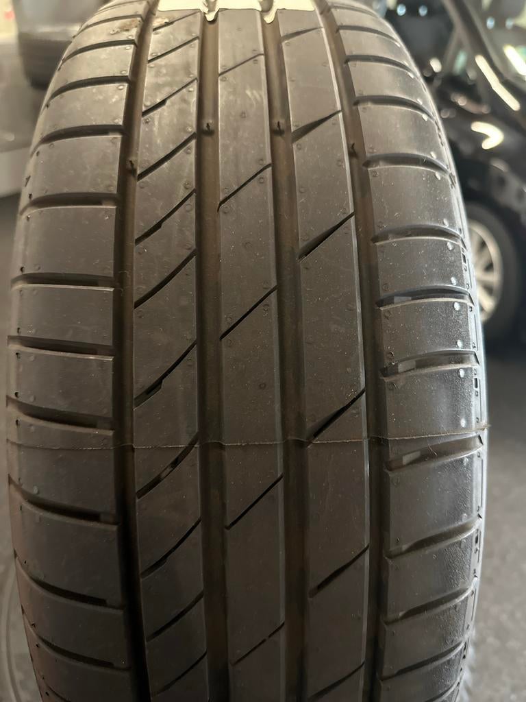 Skoda velgen 16 inch met Kumho zomerbanden 205/60 R16, Gebruikt, 16 inch, Banden en Velgen, Zomerbanden