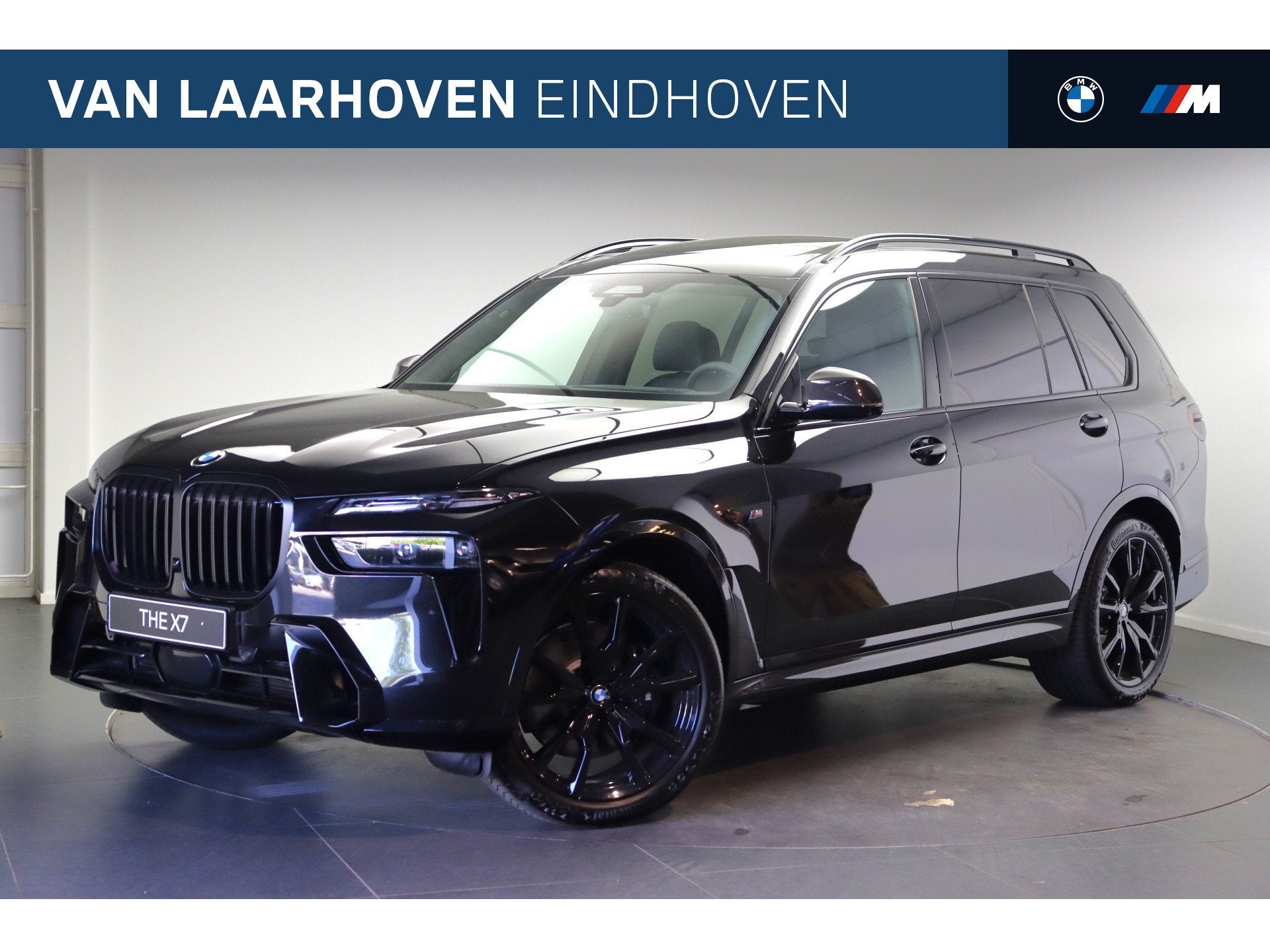 BMW X7 xDrive40i M Sport Automaat / Panoramadak / Trekhaak /, Auto's, Automaat, Dealer onderhouden, Zwart, 7 stoelen
