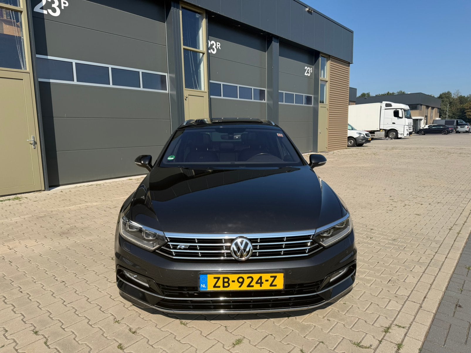 Volkswagen Passat 1.5 TSI 150pk ACT 7-DSG 2x R-LINE, Auto's, 1498 cc, 4 cilinders, 1600 kg, 149 pk