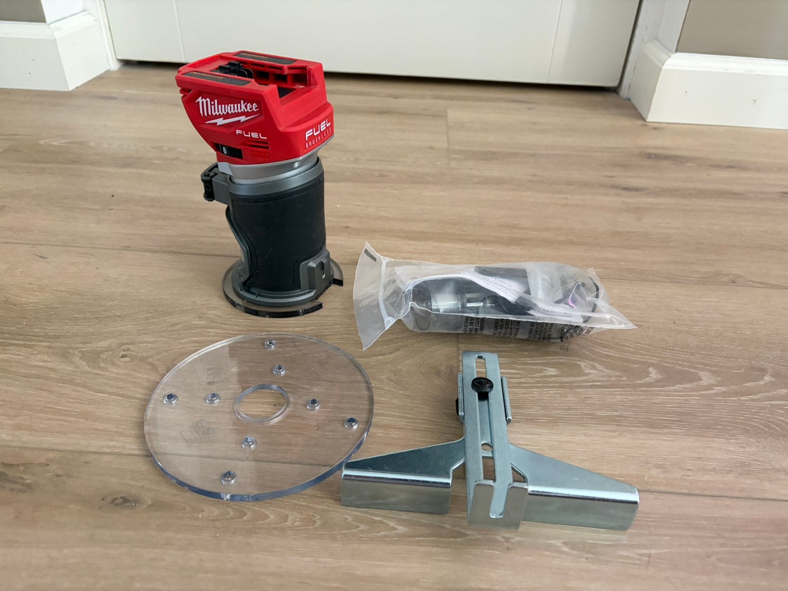 Milwaukee M18 fuel kantenfrees body, Ophalen of Verzenden, Nieuw, Accu, Bovenfrees