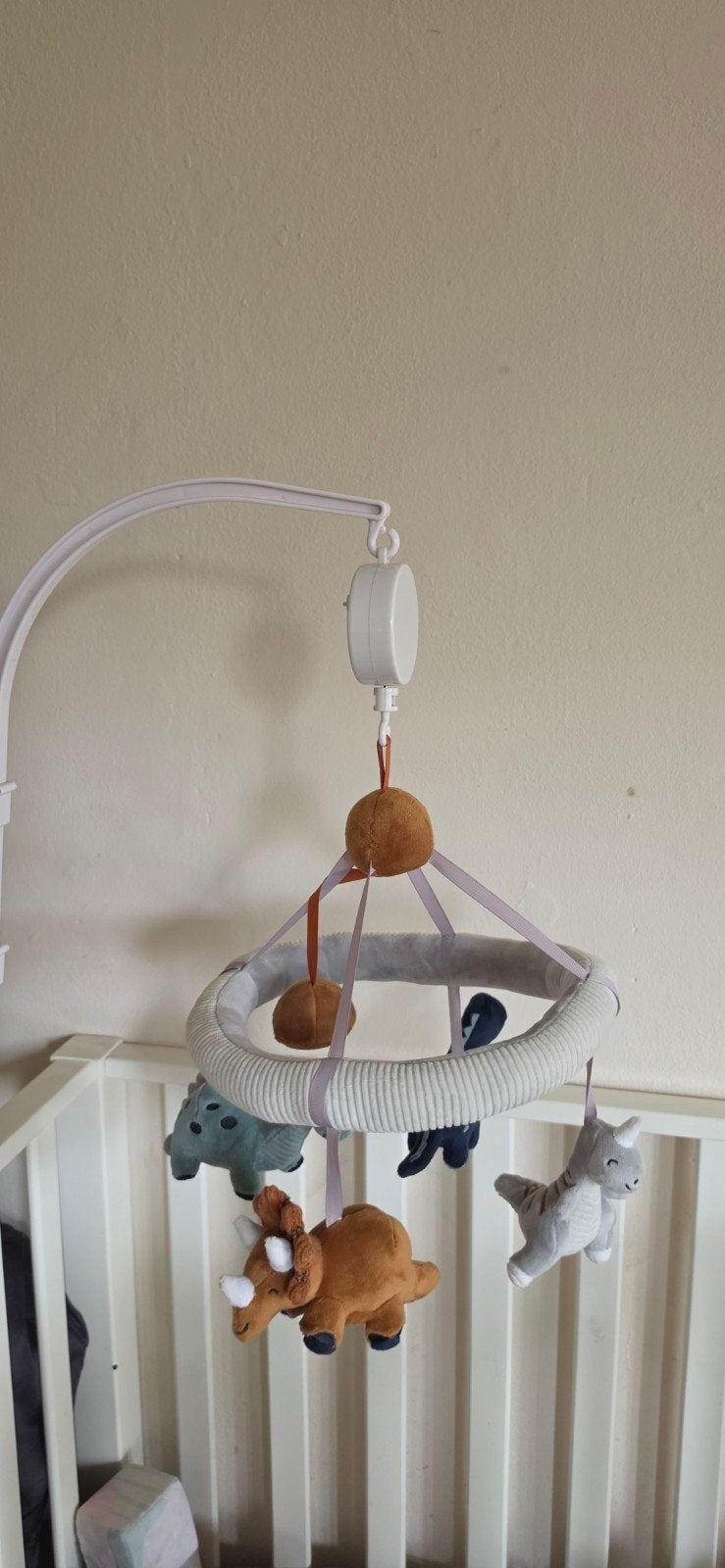 Muzikale Mobiel met Dinosaurus Knuffels voor Babybed, Ophalen, Zo goed als nieuw, Mobiel