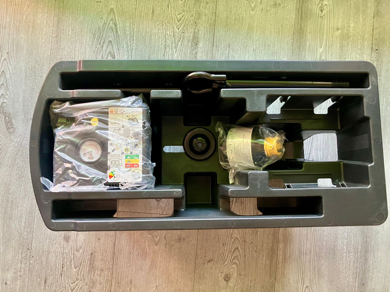Bandenreparatieset Renault incl compressor, Ophalen of Verzenden, Nieuw