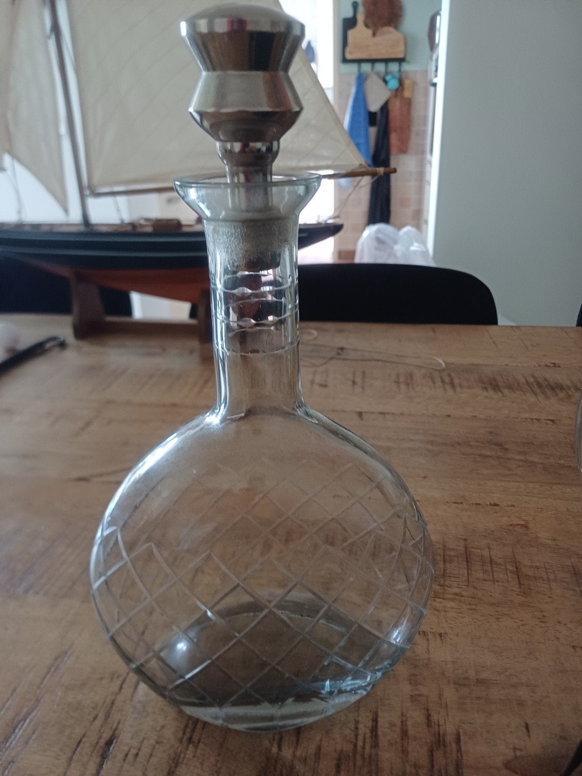 Glazen karaf met ruitpatroon en metalen dop, Ophalen of Verzenden