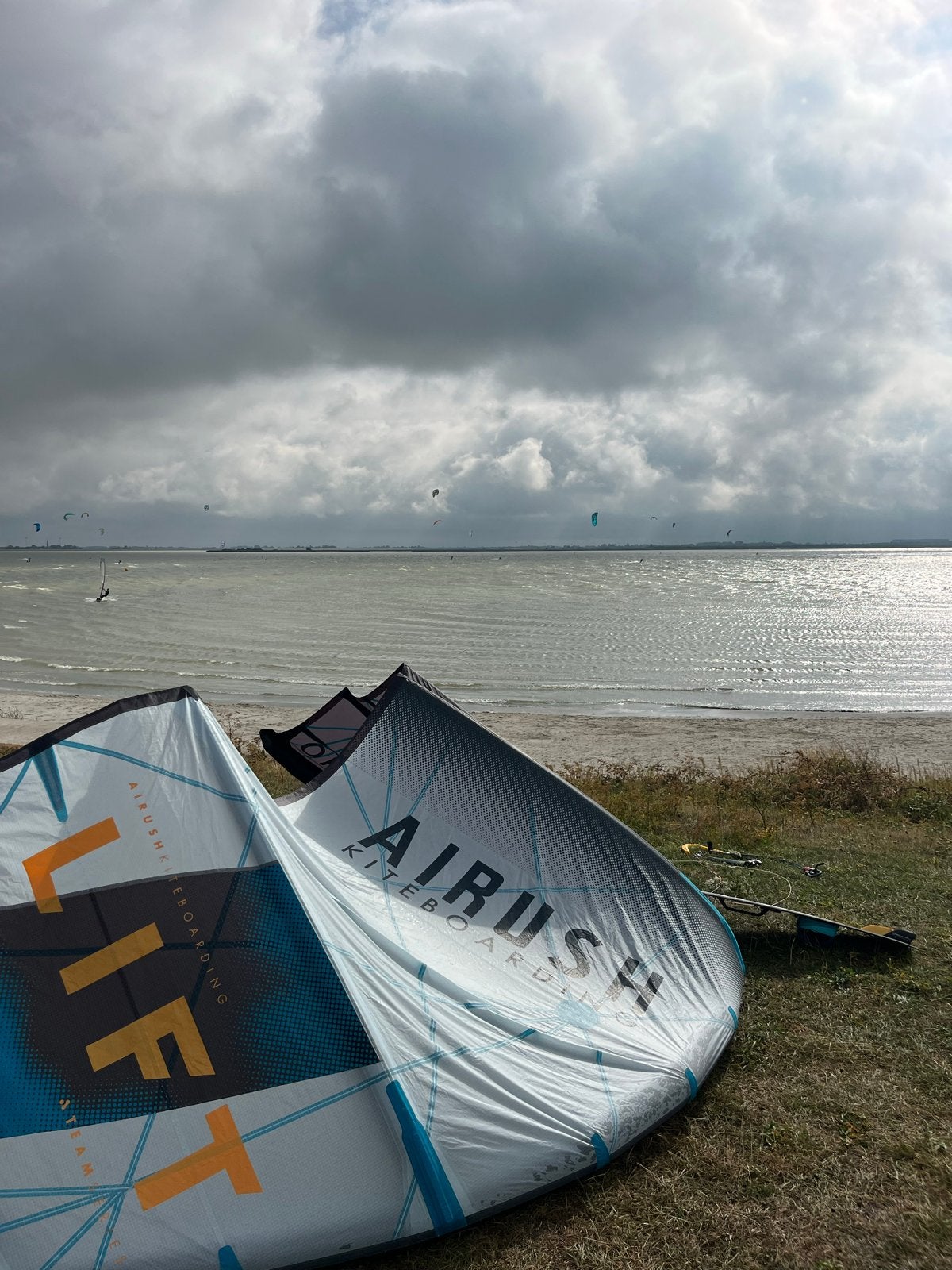 Airush Lift Team V3 10m 2025 Aluula kite - Zo goed als nieuw, 10 m², Geen board, Ophalen of Verzenden, Zo goed als nieuw