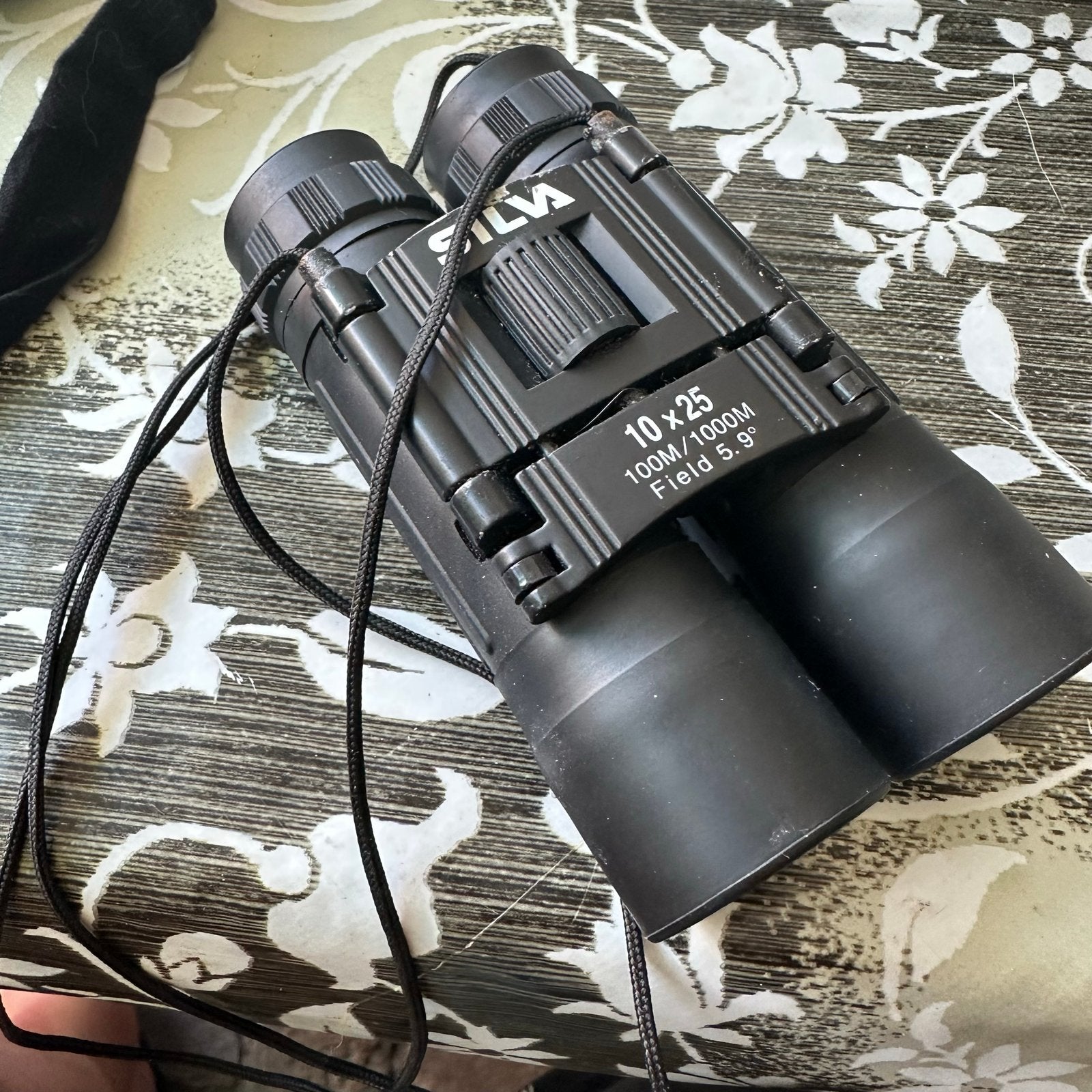 Silva Verrekijker 10x25 - Compact en Lichtgewicht, Ophalen of Verzenden, Gebruikt, 8 tot 12x, Dakkant (recht)