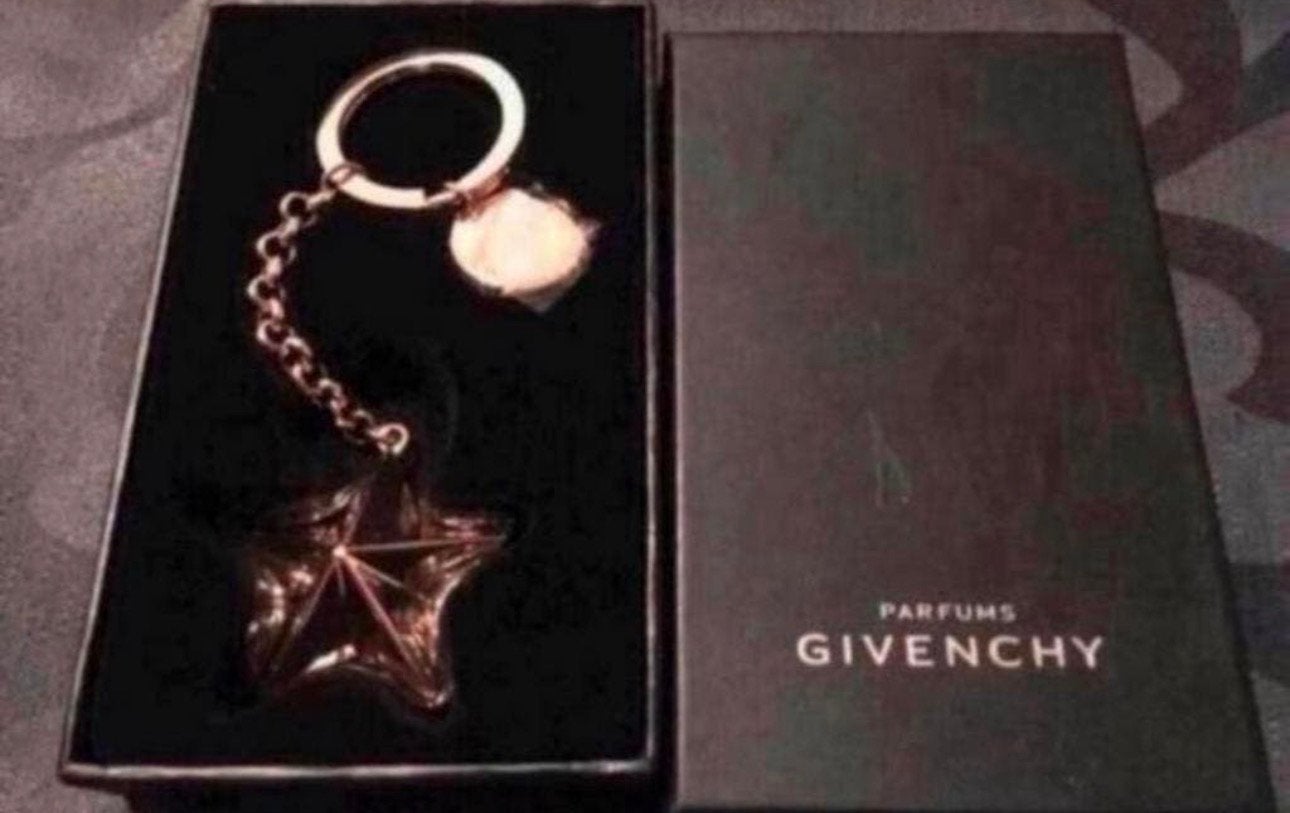Zware mooie sleutelhanger Givenchy nieuw in doos, Ophalen of Verzenden, Nieuw, Merk