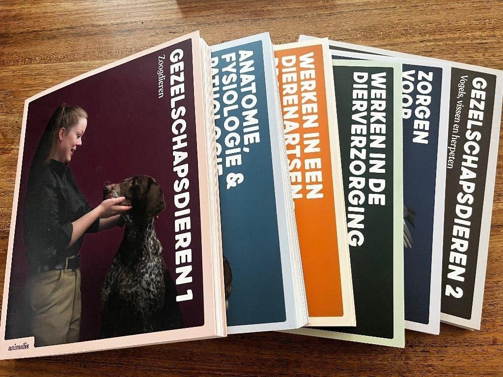 Boeken opleiding dierenarts assistent paraveterinair, Ophalen, Zo goed als nieuw, MBO, Gamma