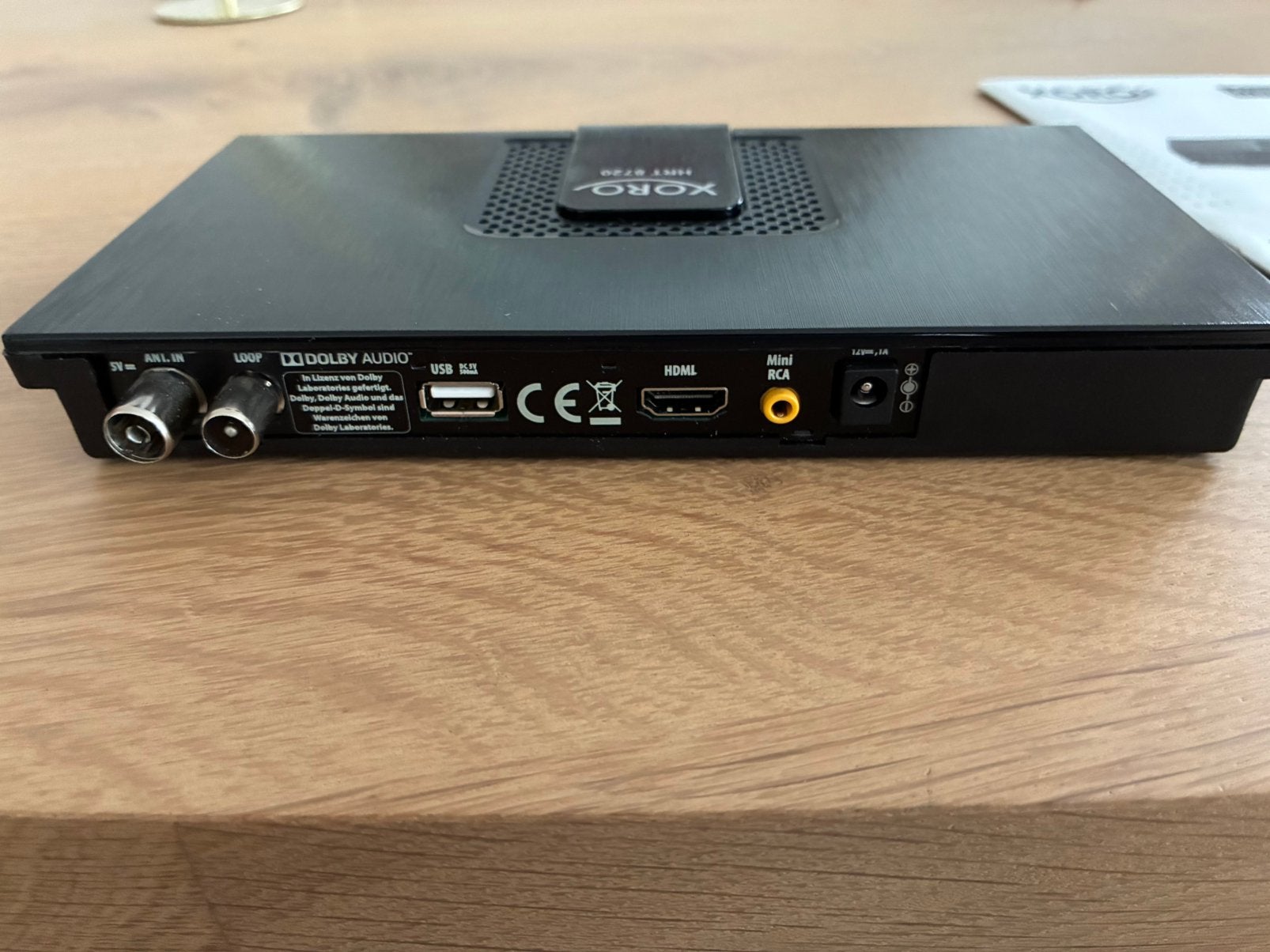 DVB-T2 ontvanger voor tv kijken in caravan, Ophalen, Zo goed als nieuw