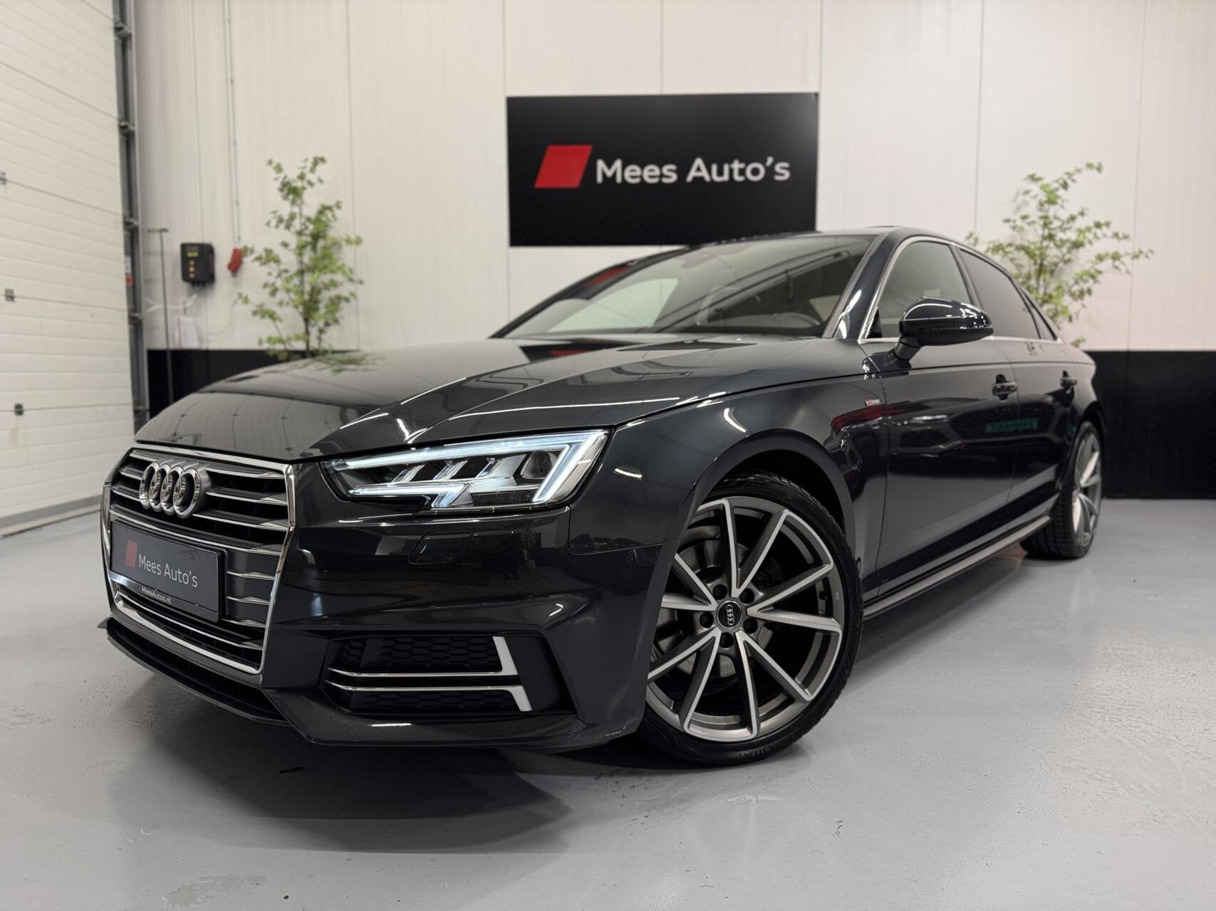 Audi A4 Limousine 2.0 TFSI S-Tronic|Pano|Leer|Matrix|RS, Auto's, Audi, 1380 kg, Gebruikt, A4, Leder