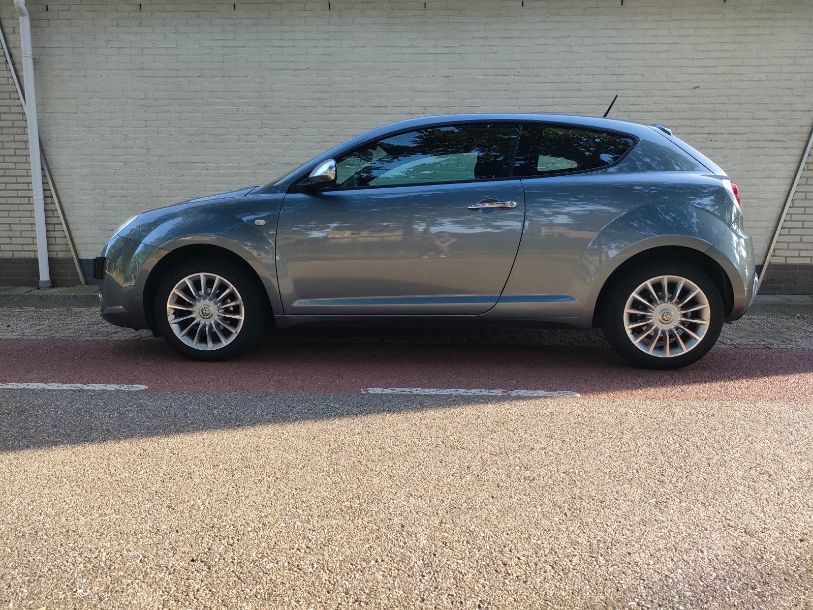 Alfa Romeo MiTo 1.4 16V 2012 Grijs (APK tot juni 2027), Auto's, Voorwielaandrijving, 4 cilinders, 1055 kg, 49 €/maand