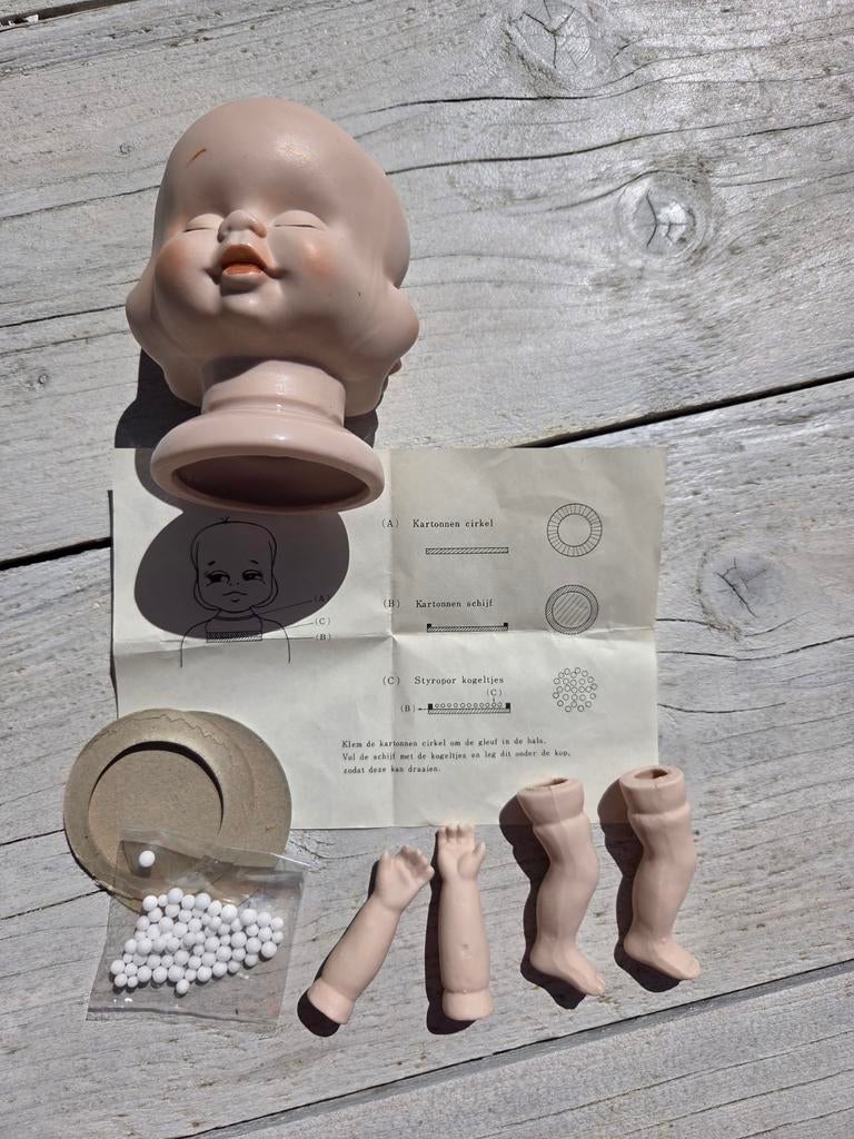 Vintage porseleinen babypop onderdelen (3 gezichten), Verzamelen, Poppen, Ophalen, Zo goed als nieuw, Babypop