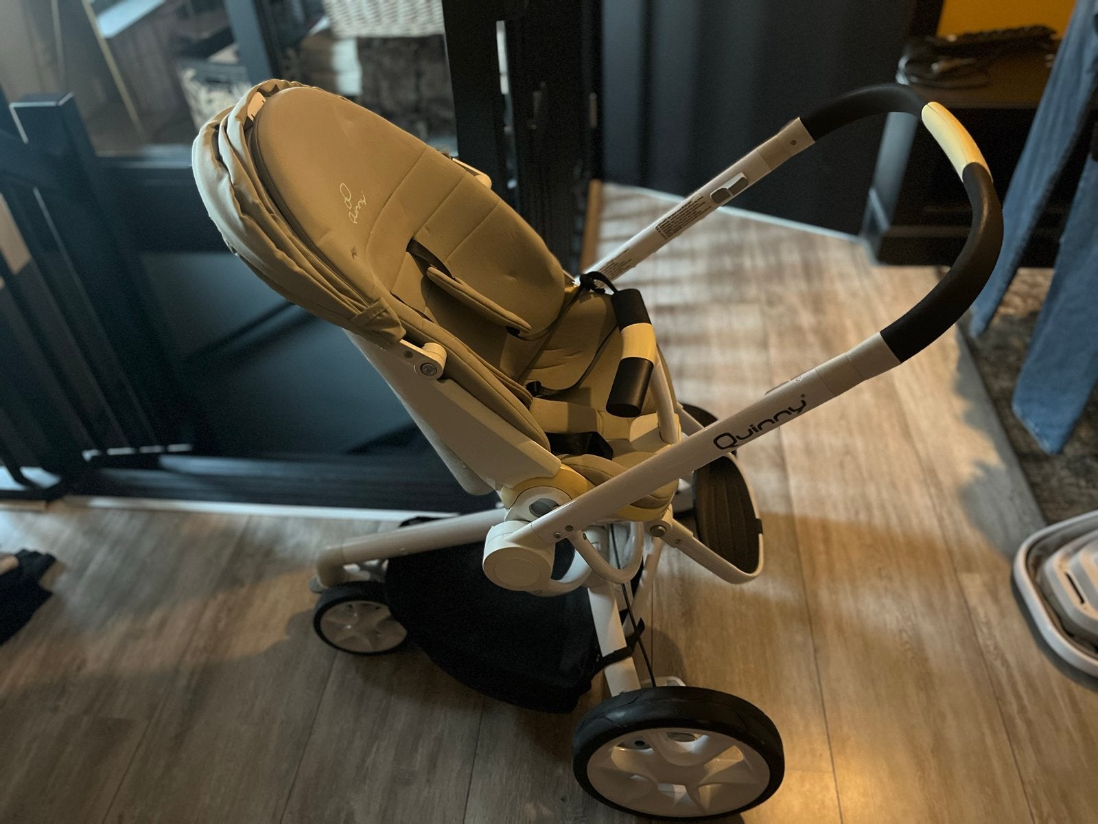 Quinny Moodd Kinderwagen met her en der verkleuringen, Ophalen, Gebruikt, Kinderwagen, Quinny