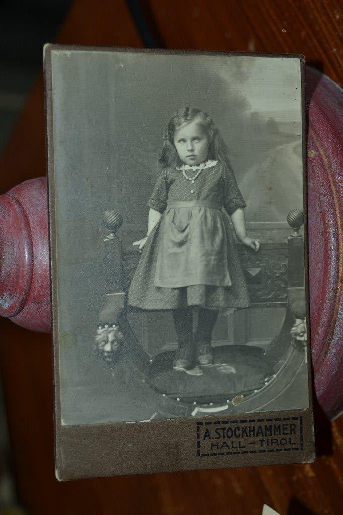KABINETFOTO 1900 MEISJE LANG HAAR  TIROL, Verzamelen, Foto's en Prenten, Ophalen of Verzenden, Voor 1940, Zo goed als nieuw, Kind