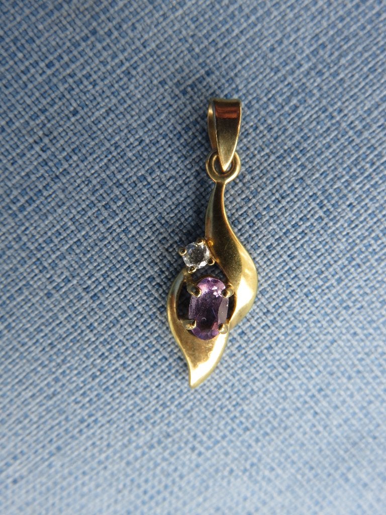 Hangertje met amethist steen in 8 goud, Sieraden, Tassen en Uiterlijk, Kettinghangers, Ophalen of Verzenden, Zo goed als nieuw