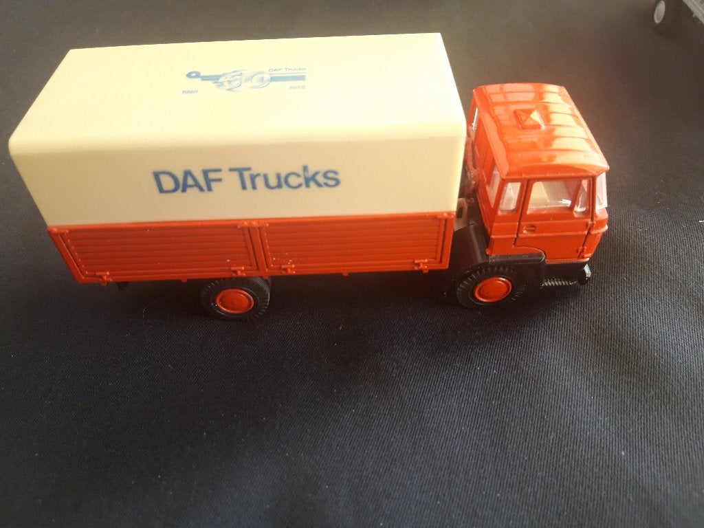 DAF 2300 kantelcabine bakwagen Jubileum 1978 Lion Car, Hobby en Vrije tijd, Modelauto's | 1:50, Ophalen of Verzenden, Nieuw, Bus of Vrachtwagen
