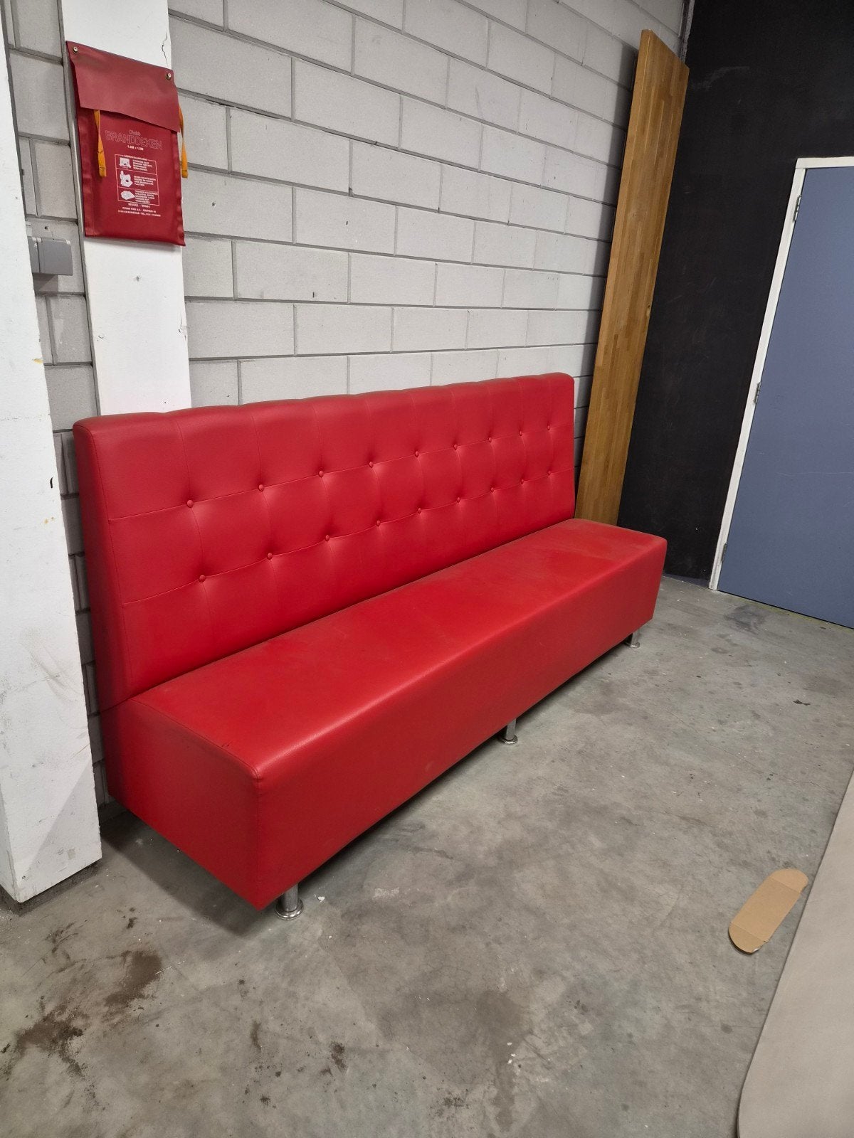 Rode bank / bankstel / horecabank, Ophalen of Verzenden, Gebruikt, Metaal, Horeca, Klassiek, Modern