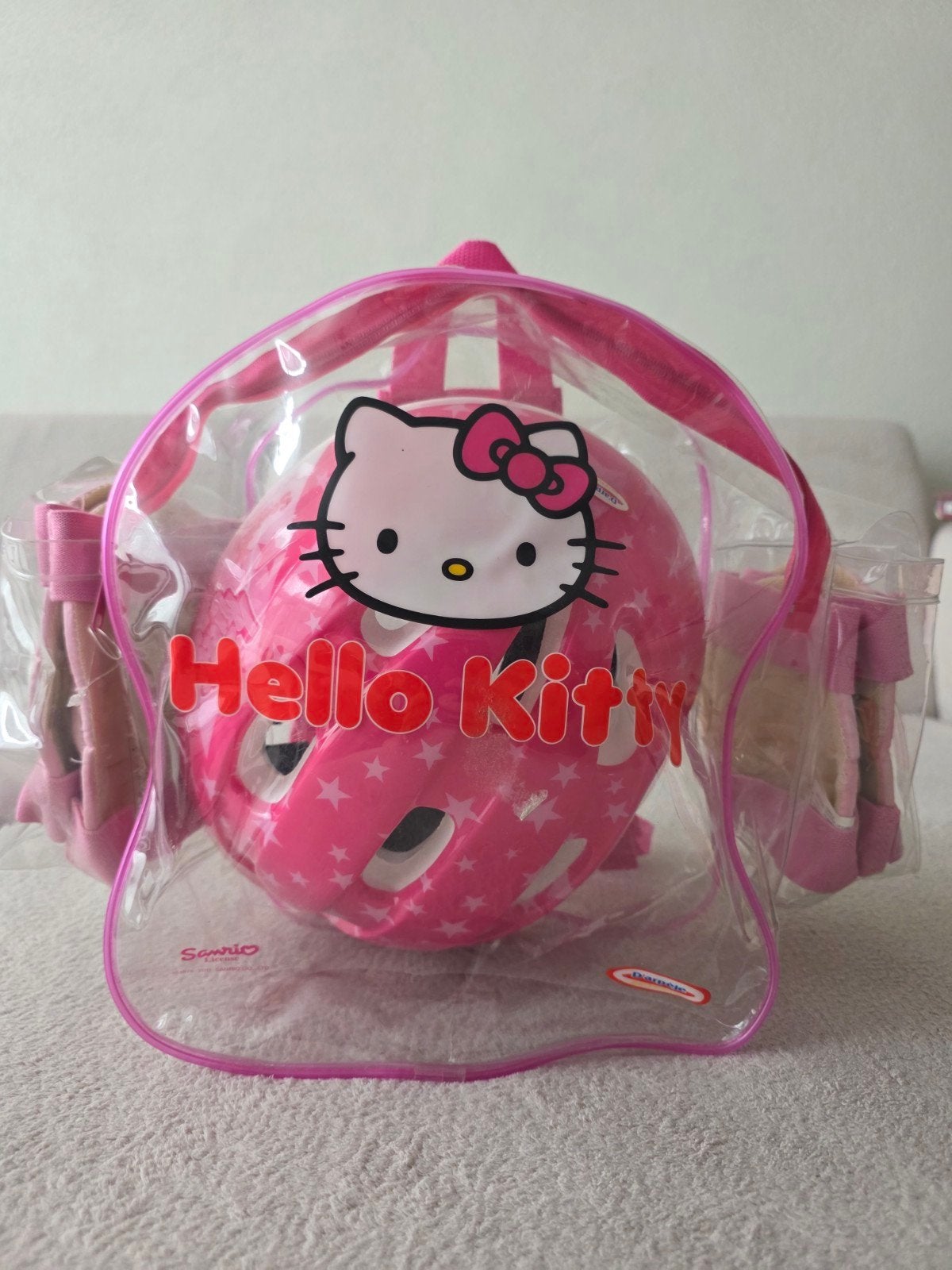 Hello Kitty Helm en Beschermers Set - Zo goed als nieuw, Ophalen of Verzenden