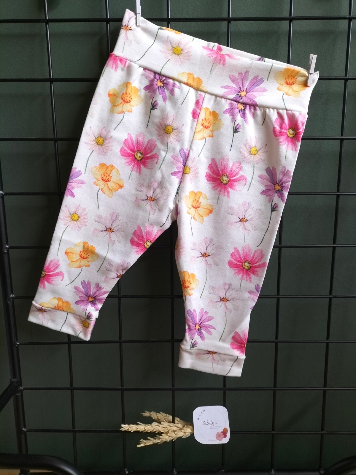 Nieuw handgemaakt • Babybroekje 50/56 Fleurig, Broekje, Meisje, Nieuw, Ophalen of Verzenden
