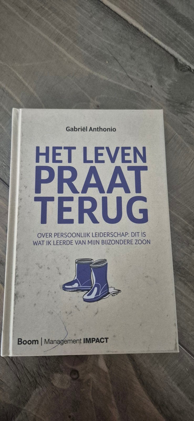 boek: het leven praat terug, Ophalen of Verzenden, Zo goed als nieuw, Nederland