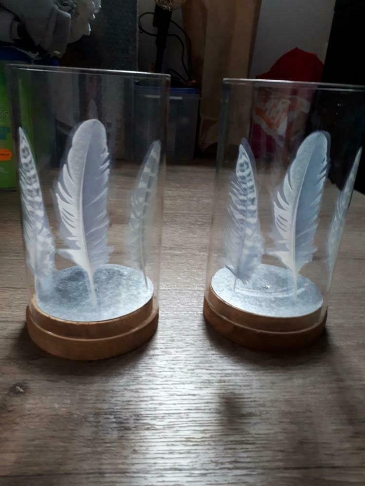 2 windlichten met houten voet, Huis en Inrichting, Woonaccessoires | Kandelaars en Kaarsen, Overige materialen, Overige kleuren
