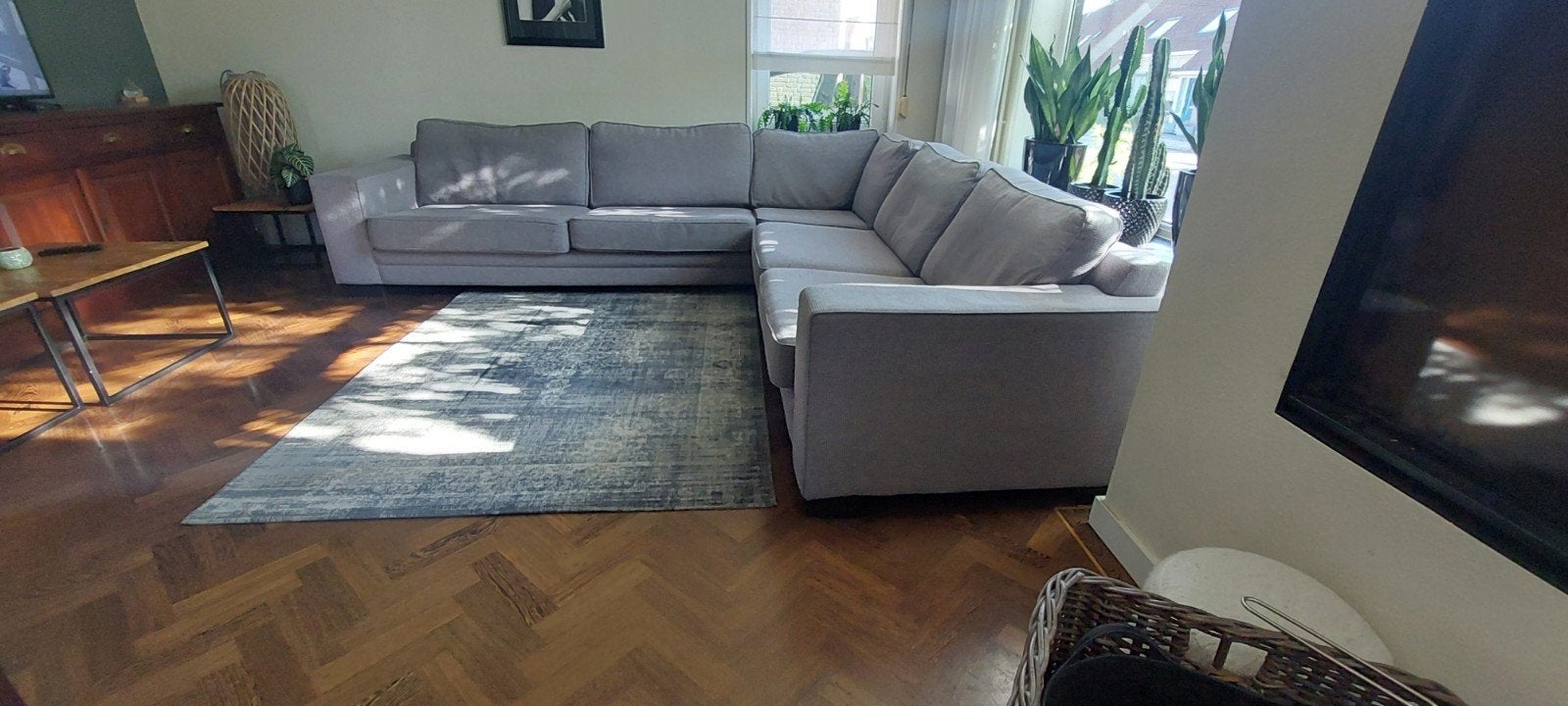 Ruime grijze hoekbank - 285x312 cm, zitdiepte 60 cm, Ophalen, Gebruikt, 100 tot 125 cm, Hoekbank