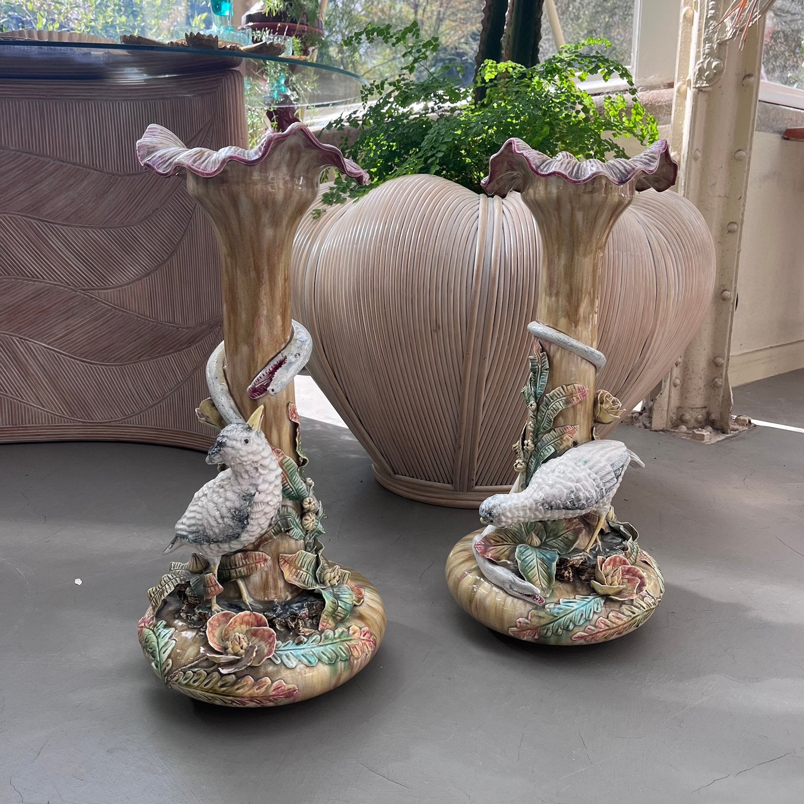 2 Art Nouveau Majolica vazen ‘Birds in Paradise’ vintage, Ophalen