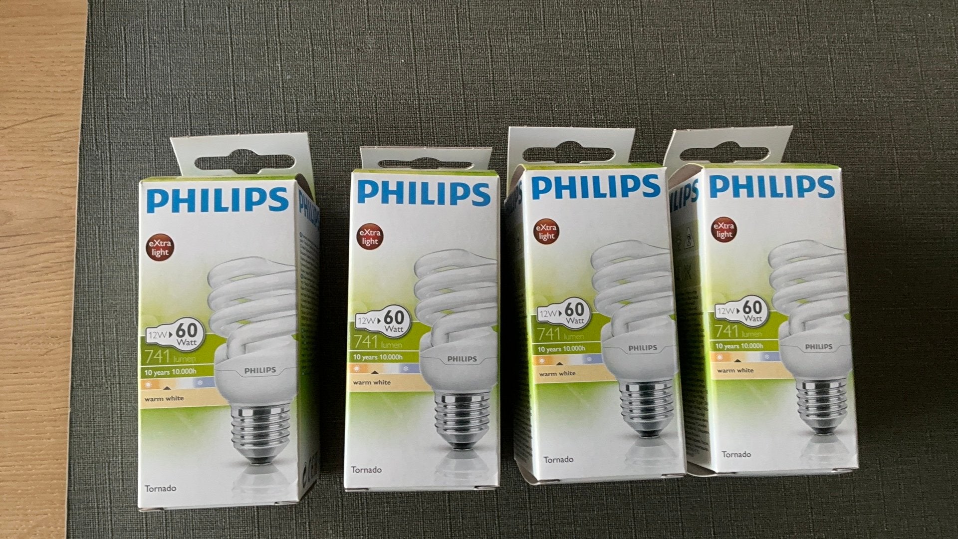 Philips Tornado 12 watt equivalent 60 watt E 27, Ophalen of Verzenden, Nieuw, E27 (groot), Spaarlamp
