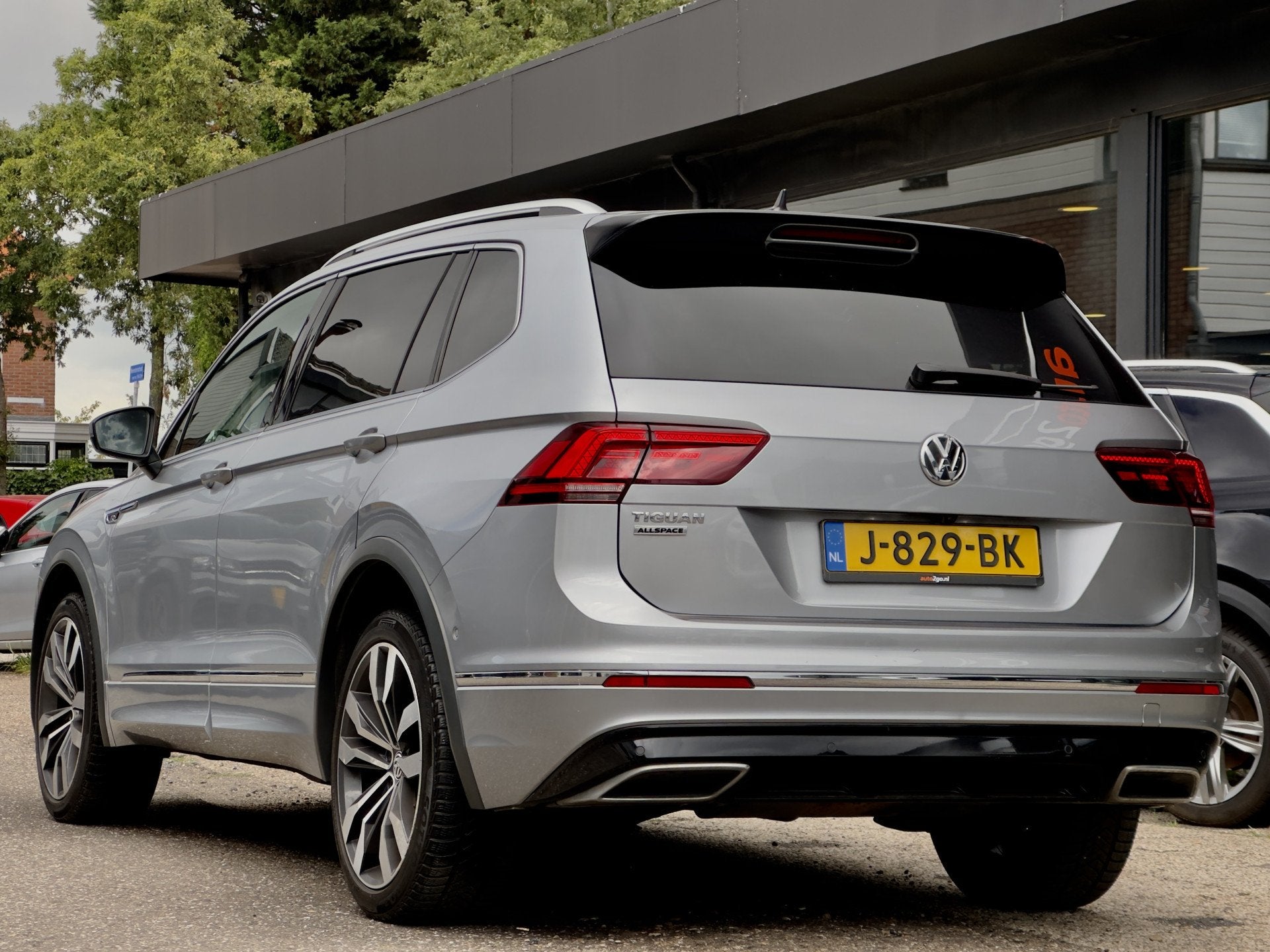Volkswagen Tiguan Allspace 1.5 TSI AUT7 3x R-LINE 7PERS PANO, Auto's, Automatische klimaatregeling, Euro 6, 150 pk, 7 stoelen