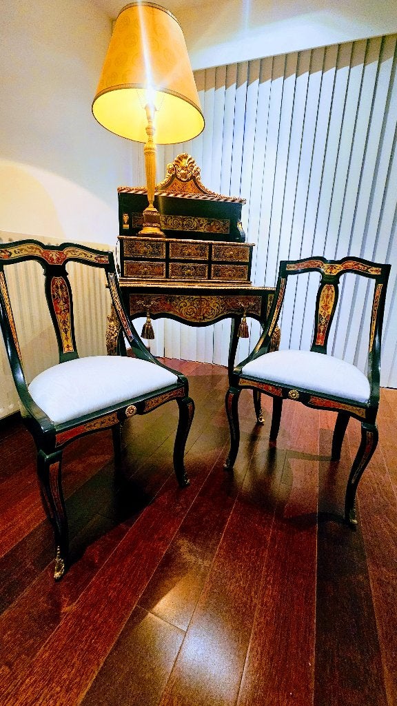 Uitzonderlijke stoelen, afgewerkt in marqueterie en brons, Ophalen
