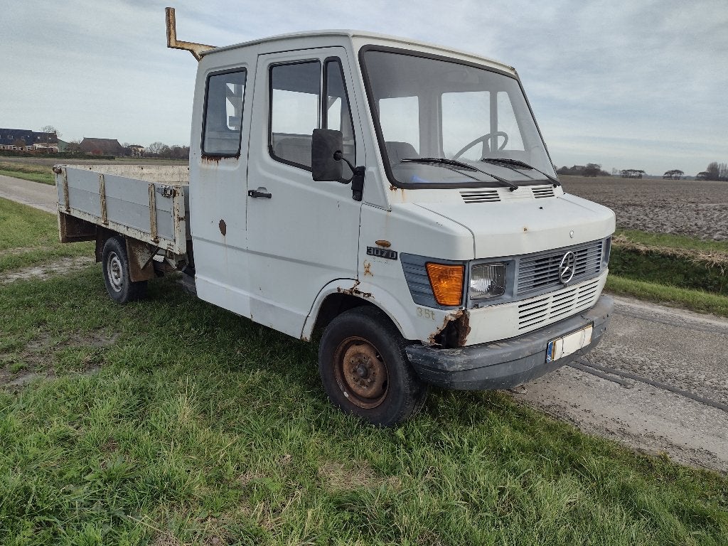 Mercedes 307d  (zonder motor),, Achterwielaandrijving, Zwart, Overige carrosserieën, Wit
