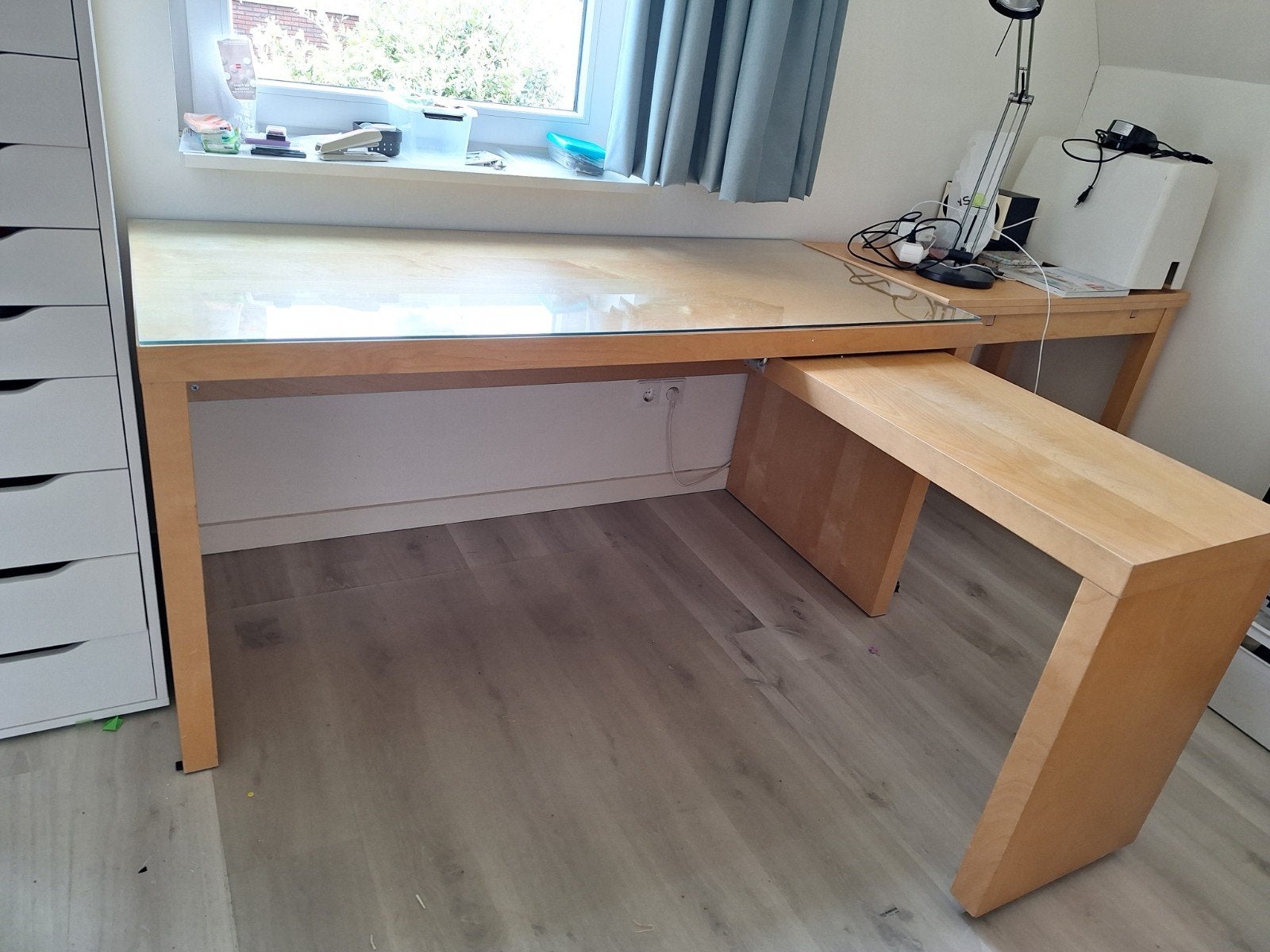 Ruim bureau met glazen blad en uitschuifbaar deel, Ophalen, Overige typen, Gebruikt, Hout