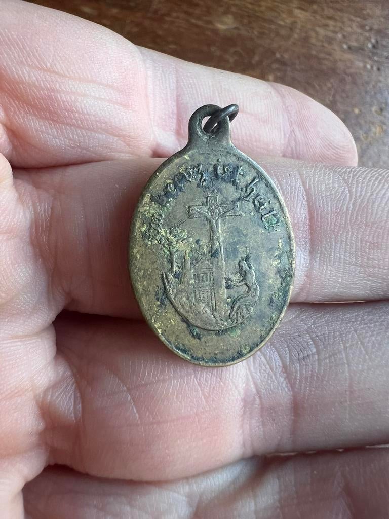 WO2 Amerikaans Dog tag charm religieus bidden, Verzamelen, Amerika, Ophalen of Verzenden, Embleem of Badge