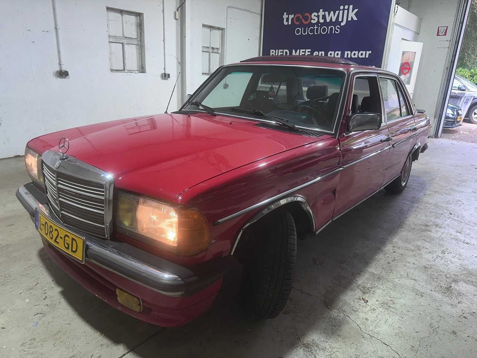 mercedes-benz - 240 - W123 - L-082-GD- 1982, 1355 kg, Gebruikt, Overige modellen, 23 km/l