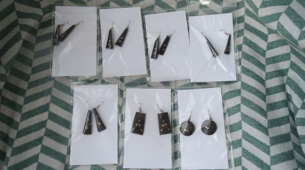 oorbellen, oorhangers, Toeareg, hout, inleg metaal, Niger, Overige materialen, Hangers, Bruin, Verzenden