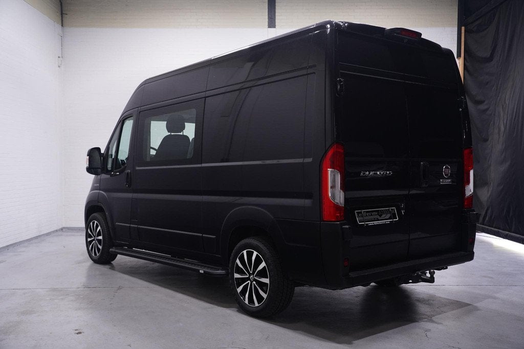 Fiat Ducato 2.3 MultiJet 120 pk Dubbel Cabine L2H2 Navi Came, Auto's, Bestelauto's, Voorwielaandrijving, Euro 6, 2500 kg, Zwart