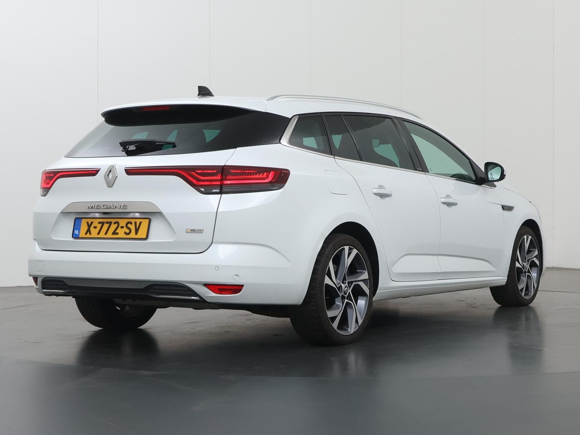 Renault Mégane Estate 1.6 E-Tech Plug-In Hybrid 160 R.S. Li, Stof, Gebruikt, 4 cilinders, Wit