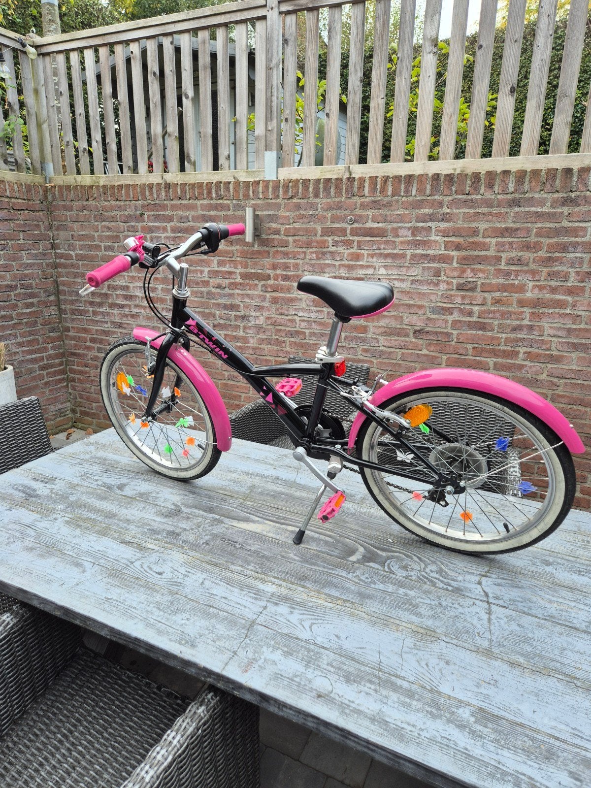 B'Twin kinderfiets 20 inch - Zwart/Roze