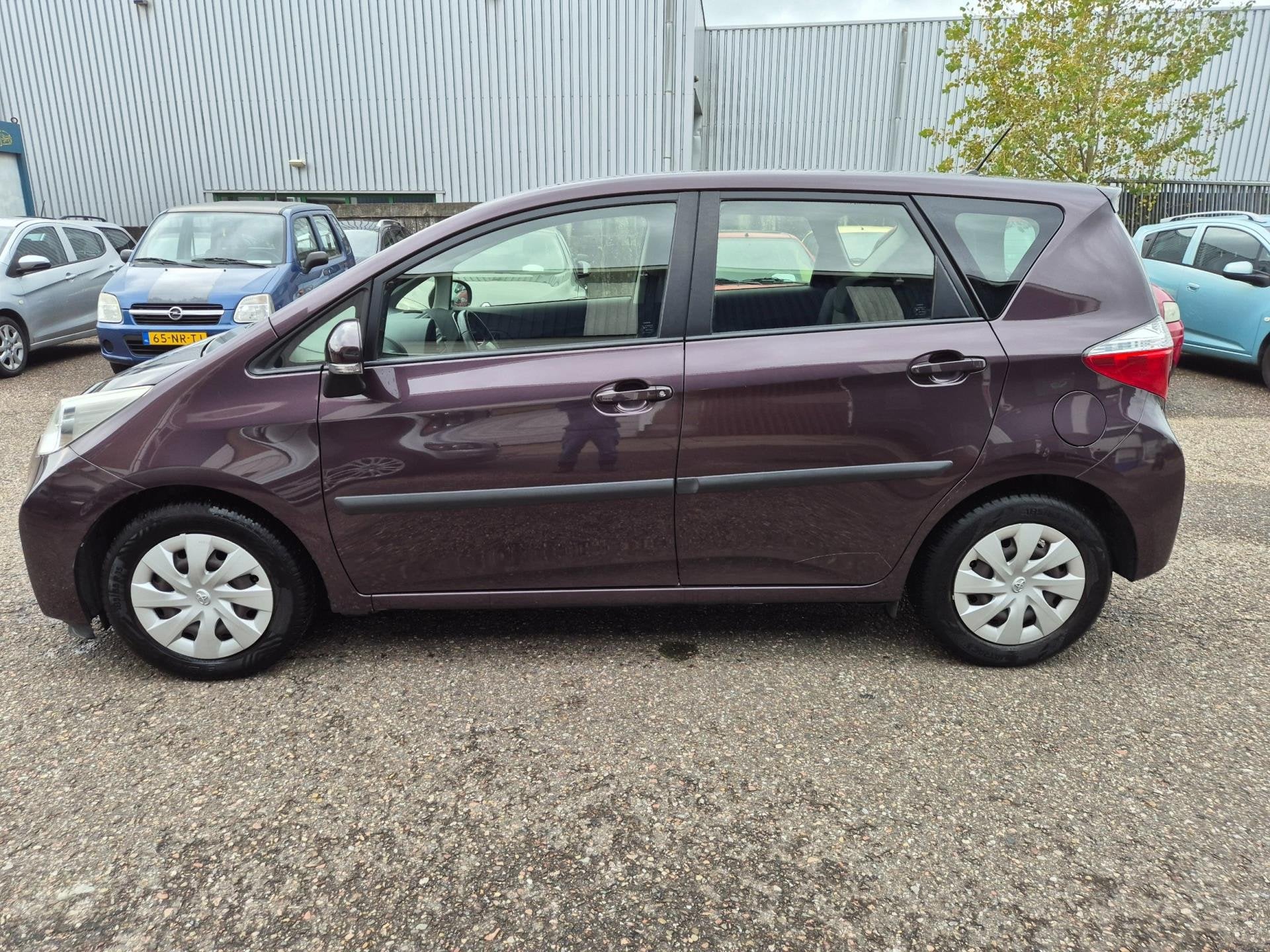 Toyota Verso-S 1.3 VVT-i Comfort, airco/ onderh boekjes aanw, Auto's, Voorwielaandrijving, Euro 5, Stof, Gebruikt