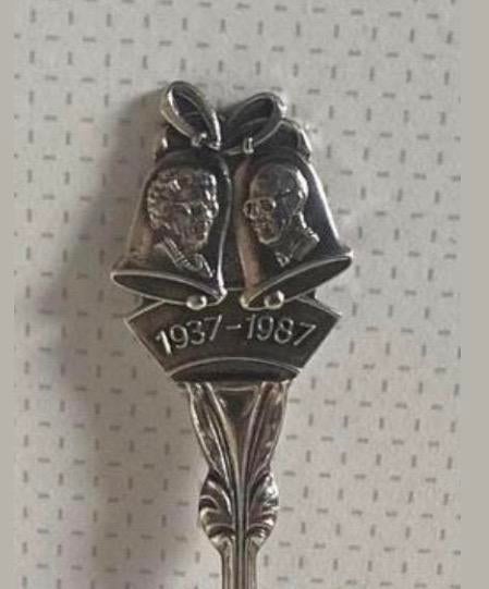 Verzilverd lepeltje Juliana+Bernhard 50 jr getrouwd1937-1987, Ophalen of Verzenden, Zo goed als nieuw, Nederland, Speld(je) of Lepel(tje)