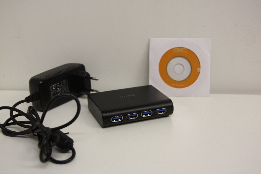 Icidu USB 3.0 Slim HUB 4 Ports met AC adapter. Nieuwstaat., Computers en Software, Ophalen of Verzenden, Zo goed als nieuw, USB-hub