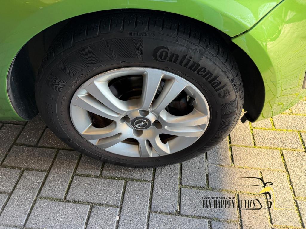 Opel Corsa 1.2-16V Cosmo / apk 2-2027, Voorwielaandrijving, Euro 5, 750 kg, 4 cilinders