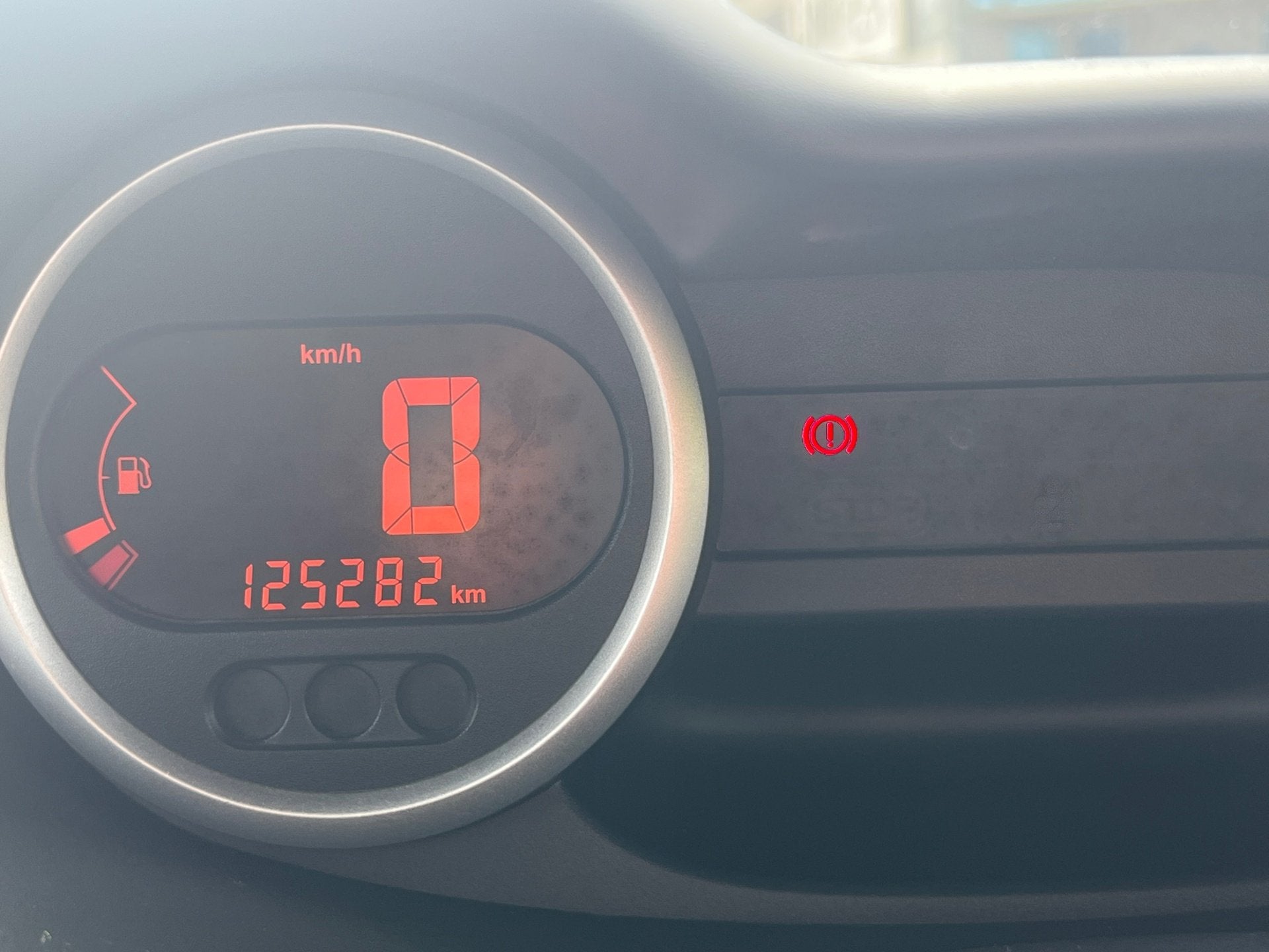 Renault Twingo 1.2-16V Authentique Sport - T.S. ORANGE R.T.T, Auto's, 839 kg, Gebruikt, Elektrische ramen, 4 stoelen