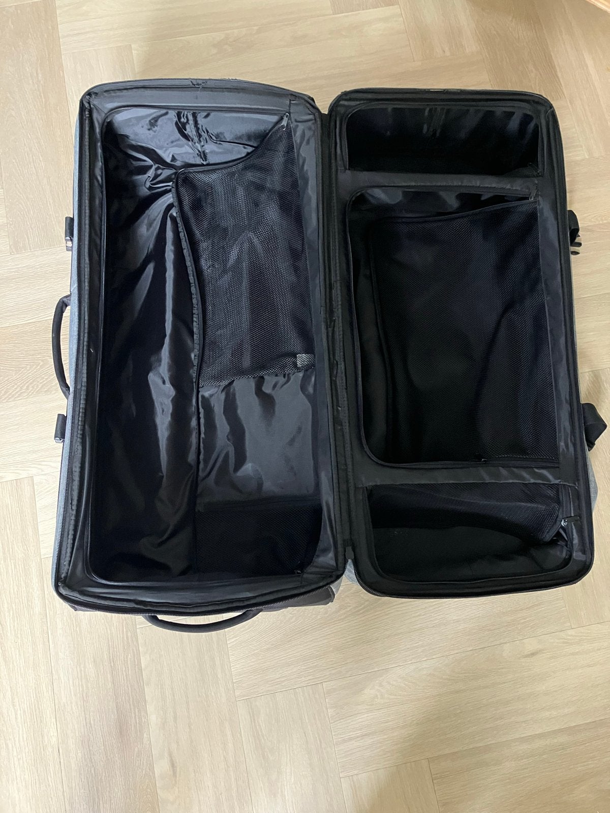 Erima Travel Line Sporttas - Ruime Reistas met Wieltjes, 30 cm of meer, Gebruikt, Grijs, Uitschuifbare handgreep