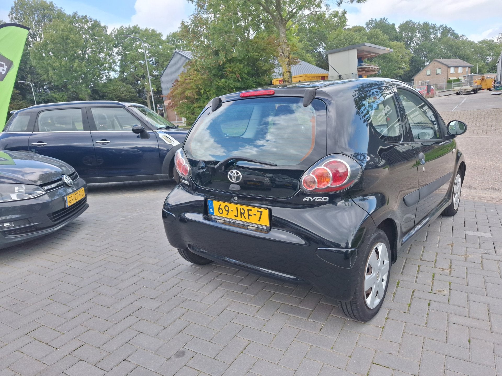 Toyota Aygo 1.0-12V Access / 121.952 km / APK september 2027, Voorwielaandrijving, Dealer onderhouden, Gebruikt, 4 stoelen