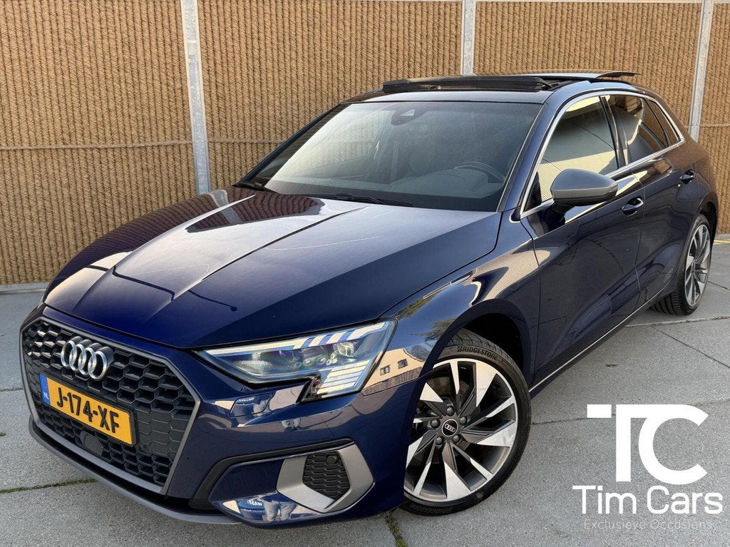 Audi A3 Sportback 35 TFSI edition one S line Automaat | Pano, 4 cilinders, 150 pk, Blauw, Origineel Nederlands
