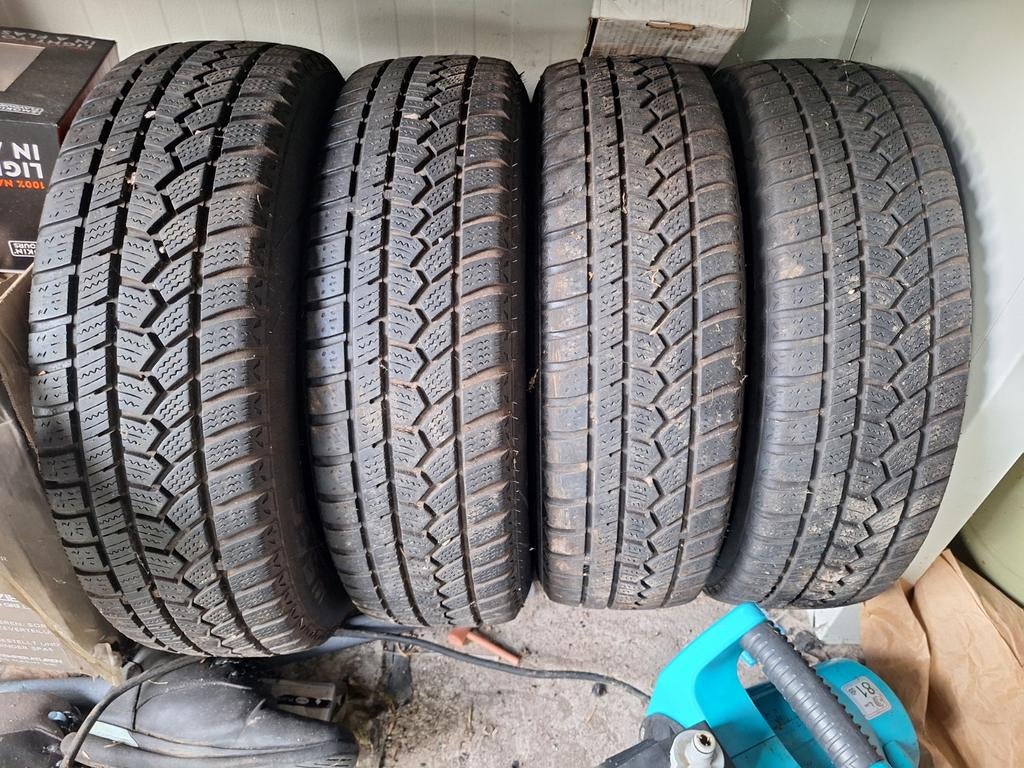 Toyota Yaris Winterbanden - Zo goed als nieuw!, Auto-onderdelen, Gebruikt, 15 inch, 175 mm, Banden en Velgen